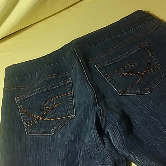 (3/$40) Comfortable Pull-on Jeans - Picture 5 of 8